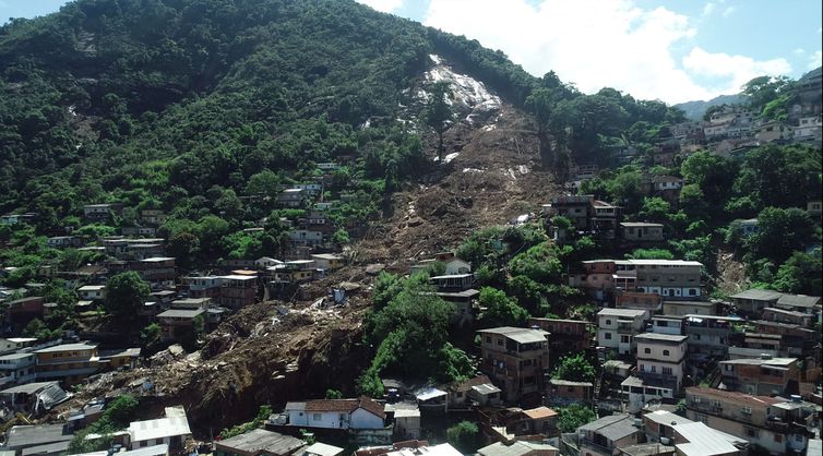 Imagens de drone das áreas de deslizamento de encosta em Petrópolis, em decorrência das fortes chuvas que atingiram a região serrana do Rio de Janeiro