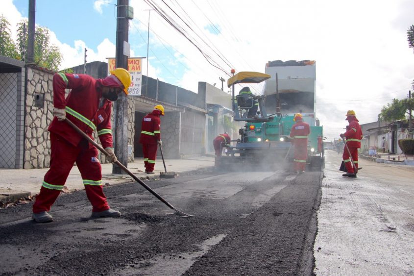 Obras de revitalização no Conjunto Eustáquio Gomes, realizadas com recursos próprios. Fotos: Wilma Andrade/Ascom Seminfra