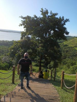 Coordenador do Núcleo de Línguas Estrangeiras, Jeferson Simons. Foto: cortesia