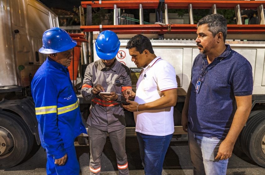 Técnicos também executaram solicitações realizadas pelo Disque Luz da Sima. Foto: Matheus Alves/Ascom Sima