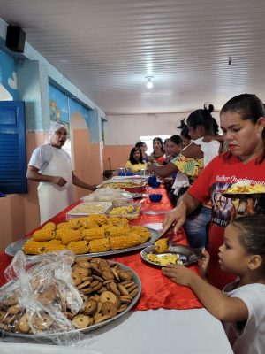Mães e filhos participaram de café da manhã no Lar São Domingos. Foto: Ascom/Lar São Domingos