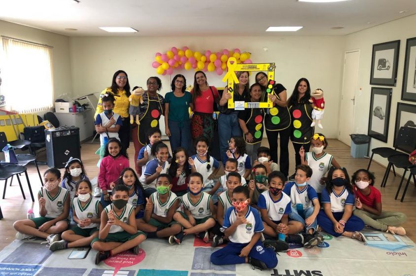 Alunos da Escola Municipal Arnon Afonso Farias De Melo estiveram na SMTT nesta sexta-feira. Foto: Ascom SMTT.