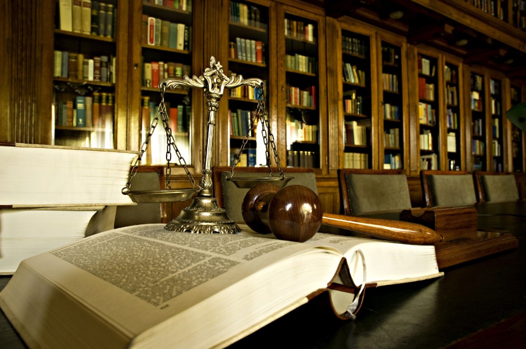 Direito e Justiça - Geral - Direito - Justiça - Juiz - juizado - julgamento - condenação - prisão - sentença - símbolos da justiça - Judiciário Direito e Justiça - Geral - Direito - Justiça - Juiz - juizado - julgamento - condenação - prisão - sentença - símbolos da justiça - Judiciário