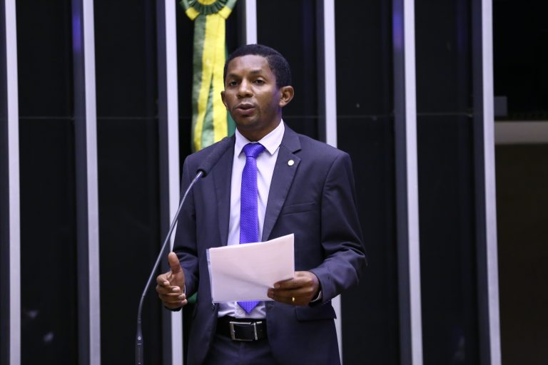 Deputado Josivaldo JP discursa no Plenário da Câmara