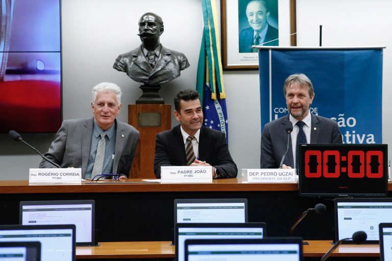 Audiência Pública - Impactos da mineração na Serra do Curral/MG. Dep. Padre João PT-MG ; Dep. Pedro Uczai PT - SC ; Dep. Rogério Correia PT - MG