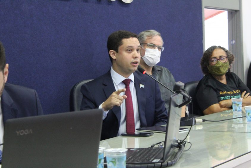 O titular de Economia, João Felipe Borges, evidenciou a importância da transparência durante essa fase do LDO. Foto: Ascom Semec