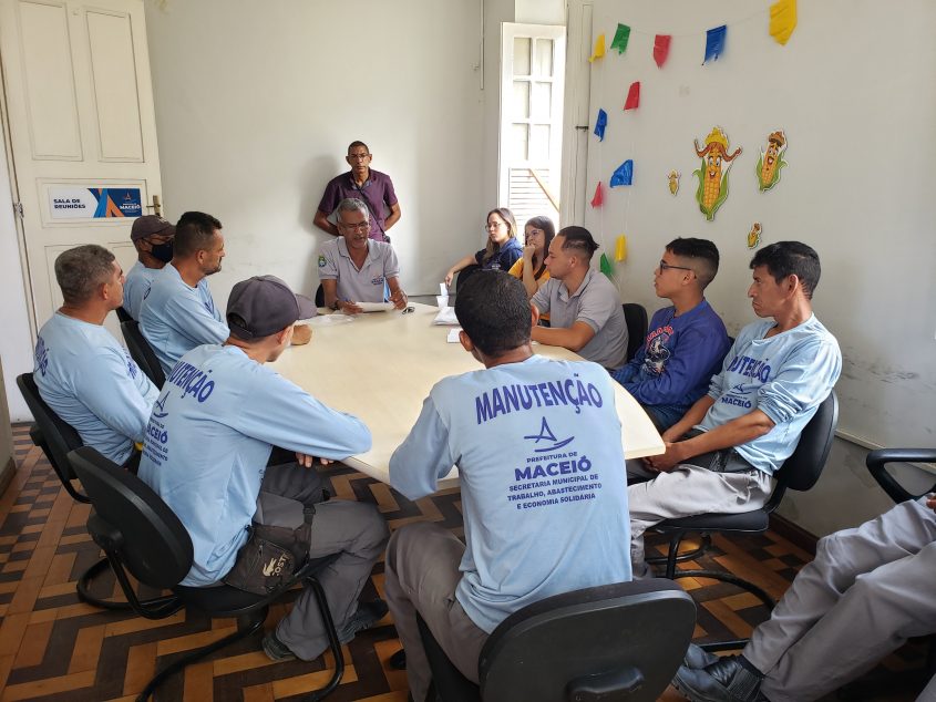 Nova gestão fez reunião com equipe de manutenção para articular melhorias no dia-a-dia das tarefas (Foto: Ascom Semtabes)