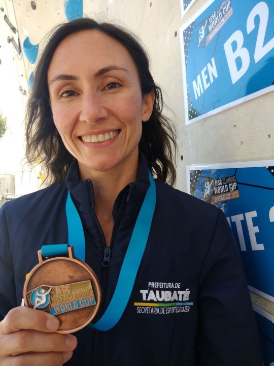 Marina Dias - paraescalada - medalha Áustria - esclerose múltipla