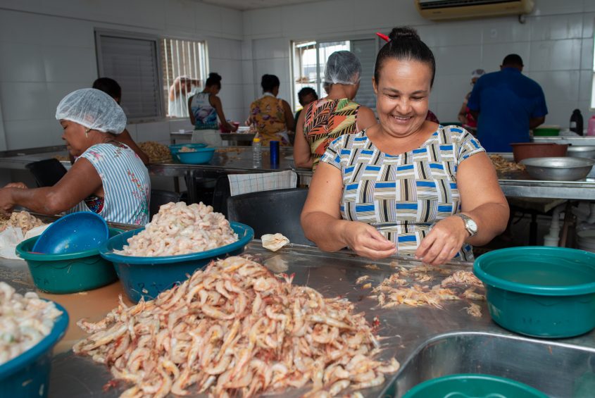 Fileteira Vaninha diz que Centro Pesqueiro é o seu segundo lar. Foto: Juliete Santos/Secom Maceió