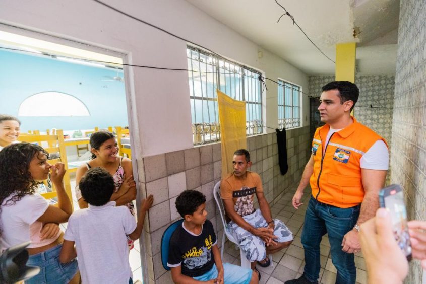 Prefeito JHC também visitou desabrigados no Abrigo Municipal, em Jaraguá. Foto: Edvan Ferreira / Secom Maceió
