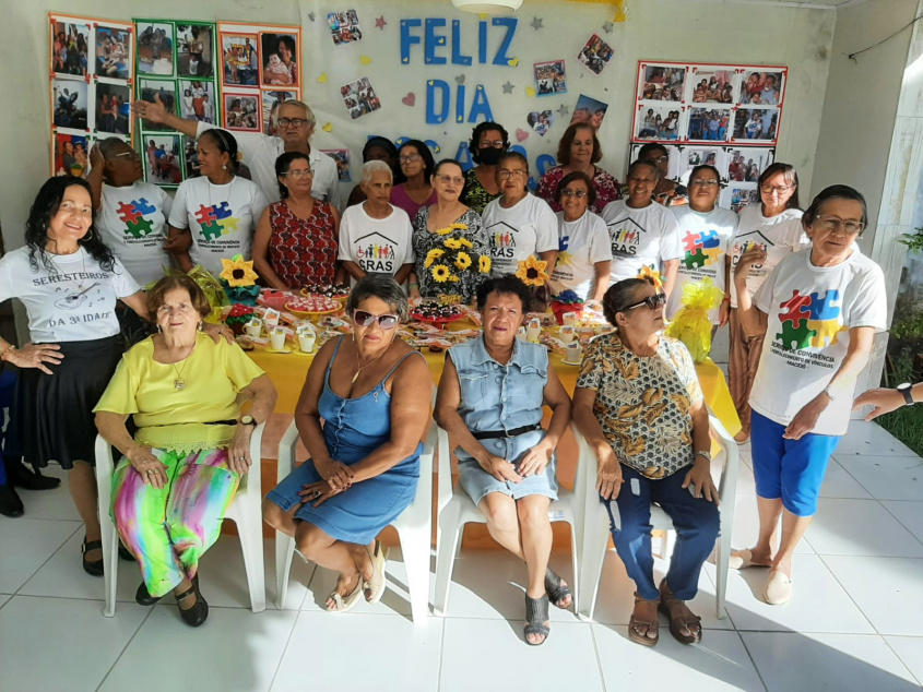 O grupo celebrou o Dia Nacional dos Avós em grande estilo, com música, dança e muita alegria / Foto: Cras Área Lagunar