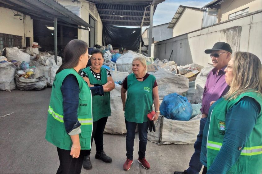 Visita a associações de catadores Corbelia e Acuba.