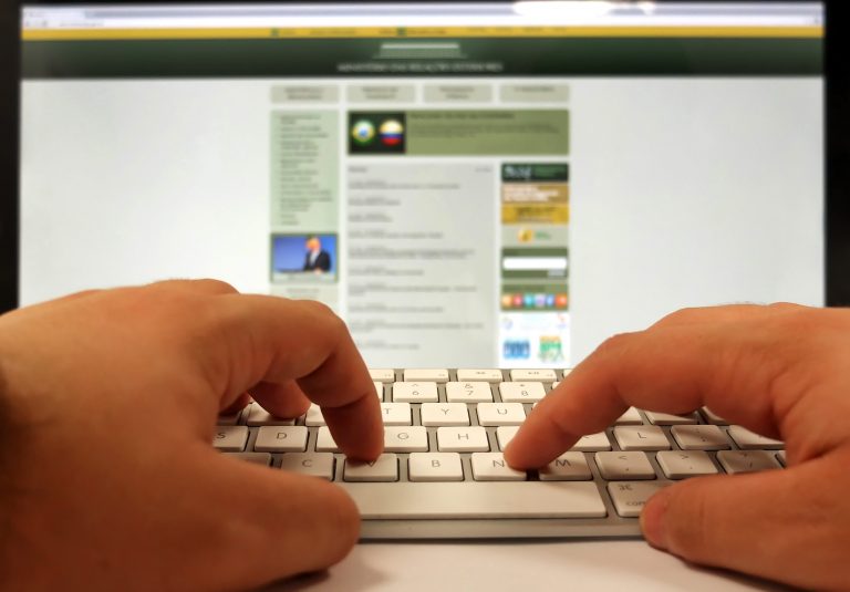 Comunicação - Internet - virtual teclado computador