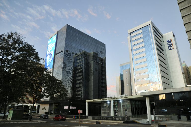 Educação - investimento - governo orçamento (sede do Fundo Nacional para o Desenvolvimento da Educação, FNDE - Brasília-DF)