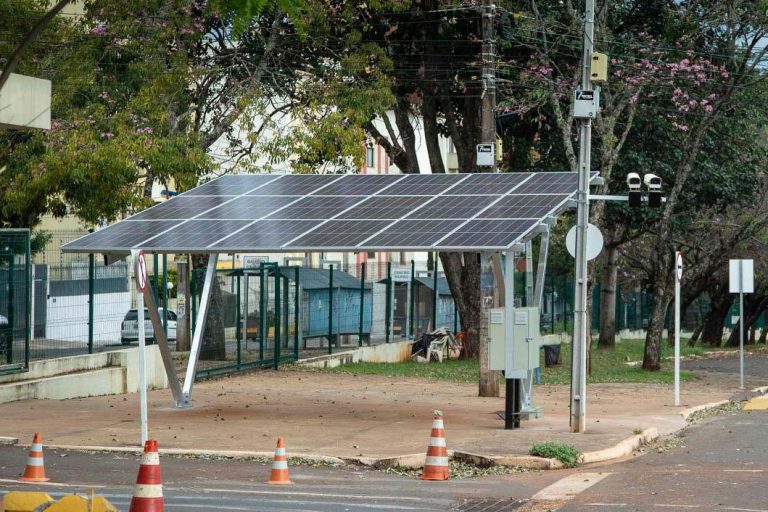 Energia - renováveis - solar (usina fotovoltaica no DF)