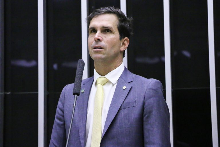 Proposições Remanescentes do Dia Anterior. Dep. Luiz Lima PL-RJ