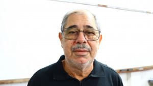 Marcos Bezerra, 61 anos, foi da turma de 2019 do curso de francês. Foto: Daniel Marinho/Ascom Semed