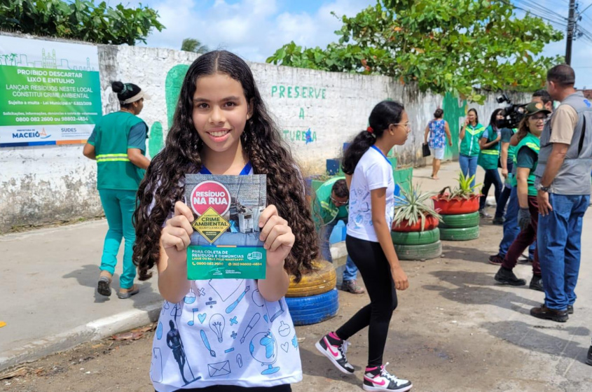 Crianças praticam consciência ambiental. Foto: Ascom Sudes