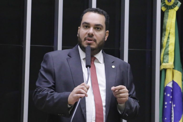 Discussão e votação de propostas. Dep. Paulo Eduardo Martins PL-PR