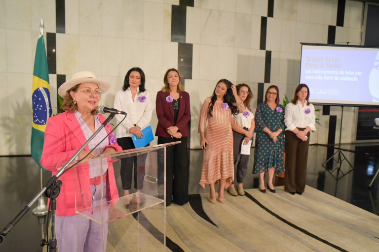 Lançamento da Campanha Agosto Lilás, em virtude da comemoração dos 16 anos da Lei Maria da Penha. Dep. Tereza Nelma PSD - AL