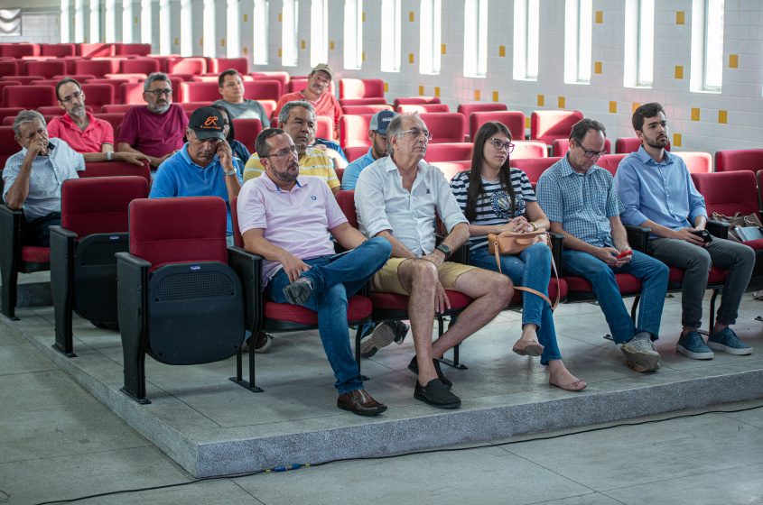 Reunião com comerciantes para discutir projeto do novo Mercado da Produção. Foto: Célio Júnior/Secom Maceió