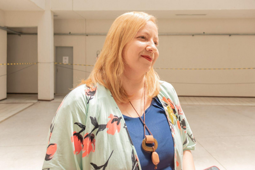 Psicóloga da SMS, Regina Japiá, abordou importância de trabalhar a prevenção da violência e a promoção da cultura da paz. Foto: Victor Vercant/Ascom SMS