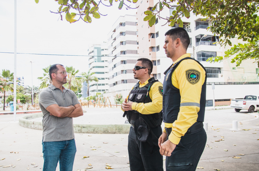 As equipes foram divididas em dois turnos e realizaram o policiamento a pé, com apoio de uma viatura. Foto: Idalecio Lucas (Ascom SMTT).