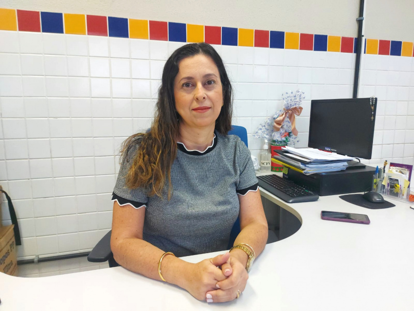 Coordenadora-geral do Serviço de Convivência e Fortalecimento de Vínculos, Danielle Oliveira, falou sobre a capacitação. Foto: Luiz Felipe Pimentel (estagiário)/Ascom Semas 