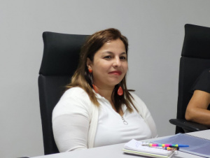 Coordenadora do Programa de Atenção Integral à Saúde da Pessoa Idosa, Denyse Maia, participou ativamente do alinhamento com os profissionais de saúde. Foto: Ascom SMS