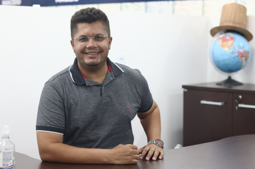 Coordenador da Educação de Jovens, Adultos e Idosos da Semed, Ricardo Almeida. Foto: Ascom Semed