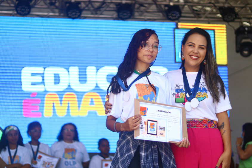 Estudante Ana Paula de 16 anos ganhou na categoria crônica. Foto: Pedro Farias/Ascom Semed