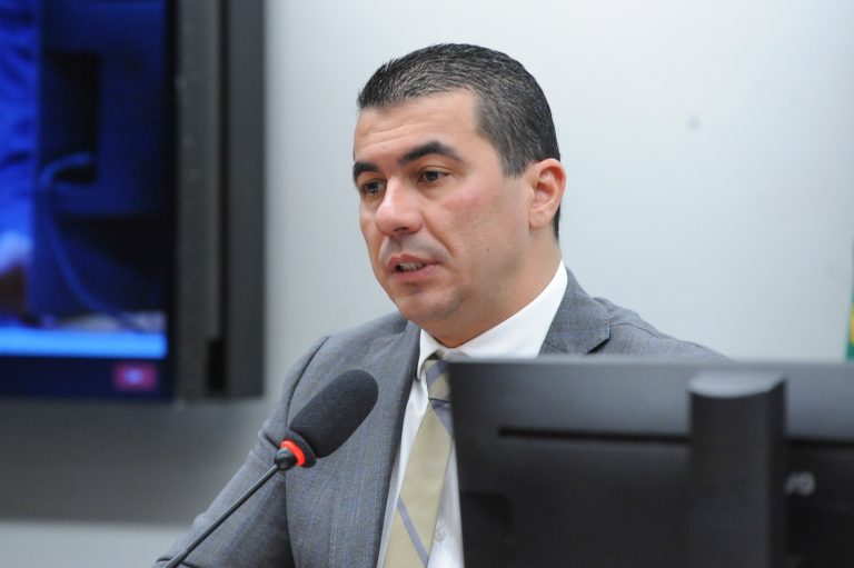 Audiência Pública - Debater sobre a prestação de serviços em todo o país aos CACs. Dep. Luis Miranda REPUBLICANOS - DF