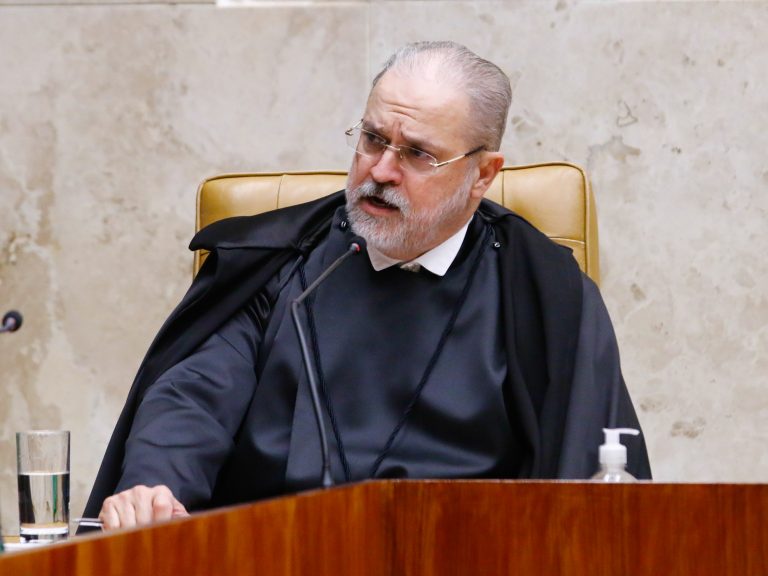 Procurador-Geral da República, Augusto Aras, em cerimônia de posse da ministra Rosa Weber na Presidência do STF.