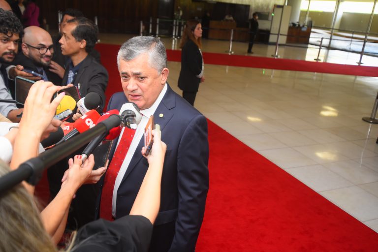 Chegada de autoridades ao Congresso Nacional para a posse do presidente eleito, Luiz Inácio Lula da Silva. Dep. José Guimarães (PT-CE)