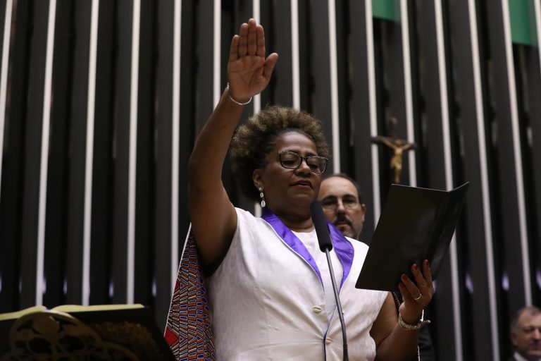 Sessão para a votação de propostas legislativas