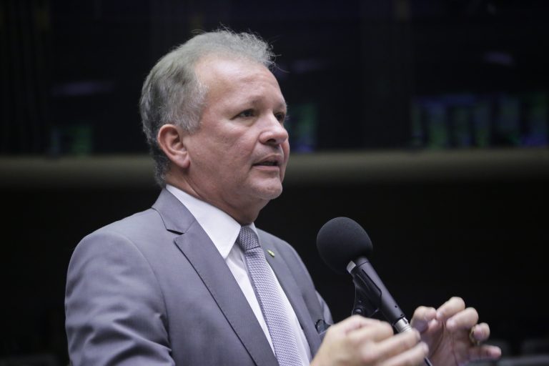 Discussão e votação de propostas. Dep. André Figueiredo PDT - CE
