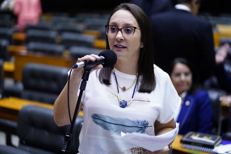 Sessão para a votação de propostas legislativas. Dep. Renata Abreu(PODE - SP)