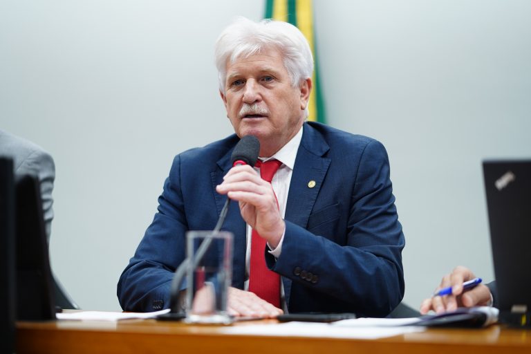 Instalação e eleição da Comissão de Trabalho. Dep. Airton Faleiro (PT - PA)
