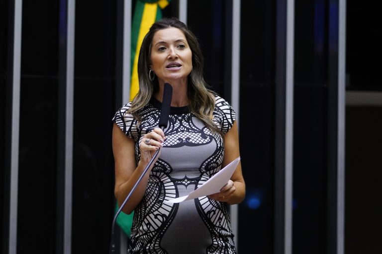 Sessão Deliberativa. Dep. Greyce Elias(AVANTE - MG)