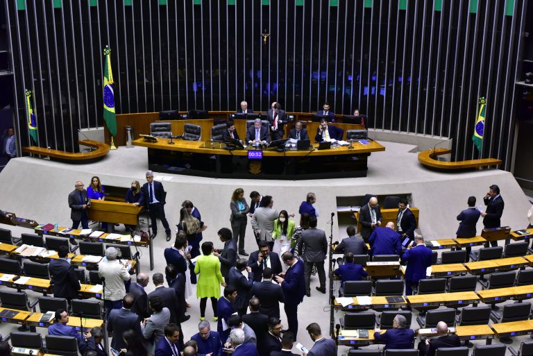 Sessão para a votação de propostas legislativas. Dep.