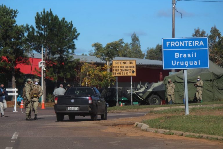 Relações Exteriores - mercosul - fronteira Brasil Uruguai (controle do Exército entre Rivera, Uruguai, e Santana do Livramento-RS, Brasil)