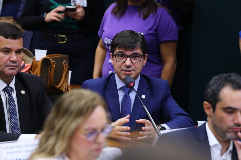 Audiência Pública. Conselheiro Federal (Cofen), Daniel Menezes