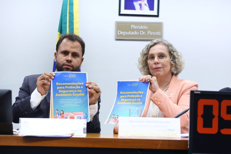 Deputados Pastor Henrique Vieira e Ana Paula Lima