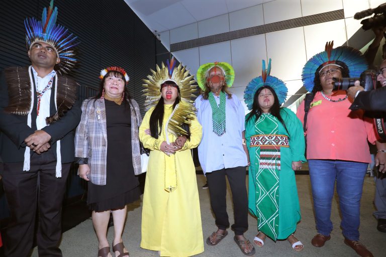 Lançamento da Frente Parlamentar Mista em Defesa dos Direitos dos Povos Indígenas