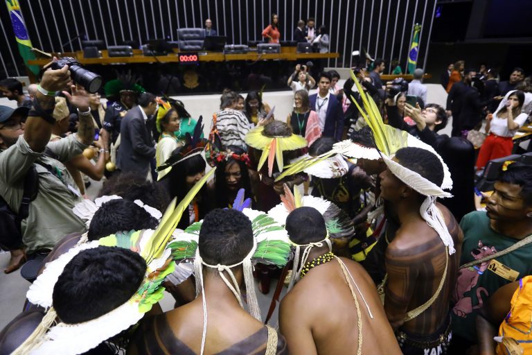 Homenagem à 19ª Edição do Acampamento Terra Livre no Plenário da Câmara
