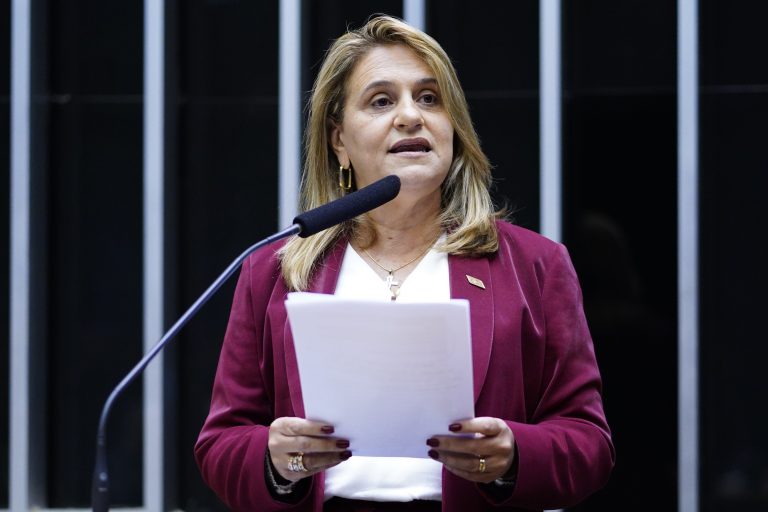 Homenagem aos Cinquenta Anos da Embrapa. Pesquisadora da Embrapa, Silvia Massruhá.