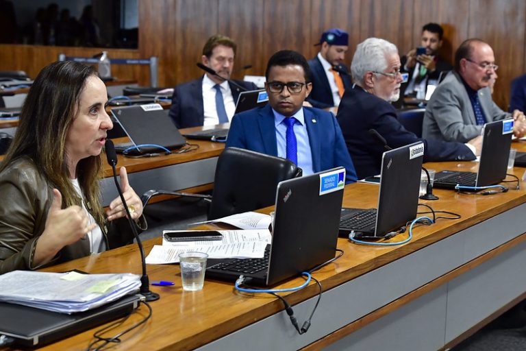 Bancada:deputada Adriana Ventura (Novo-SP) - em pronunciamento;deputado Dr. Francisco (PT-PI);relator e revisor da CMMPV 1165/2023, deputado Jorge Solla (PT-BA);deputdo Zacharias Calil (União-GO).