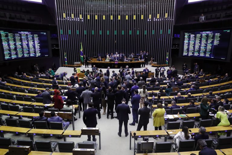 Sessão para a votação de propostas legislativas