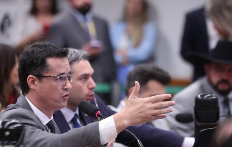 Ida à Maré, atos de 8/1, PT/ PCC, invasão de terras e outros. Dep. Deltan Dallagnol (PODE - PR)