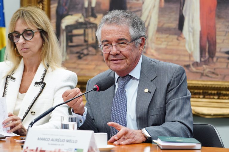 Audiência Pública - Inviolabilidade civil e penal de Deputados e Senadores. Ex-Ministro do STF, Marco Aurélio Mendes De Farias Mello